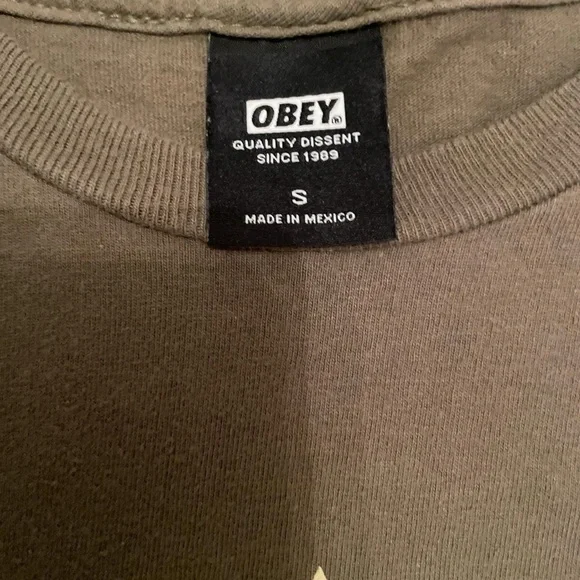 obey proproganda tee - Picture 3 of 3